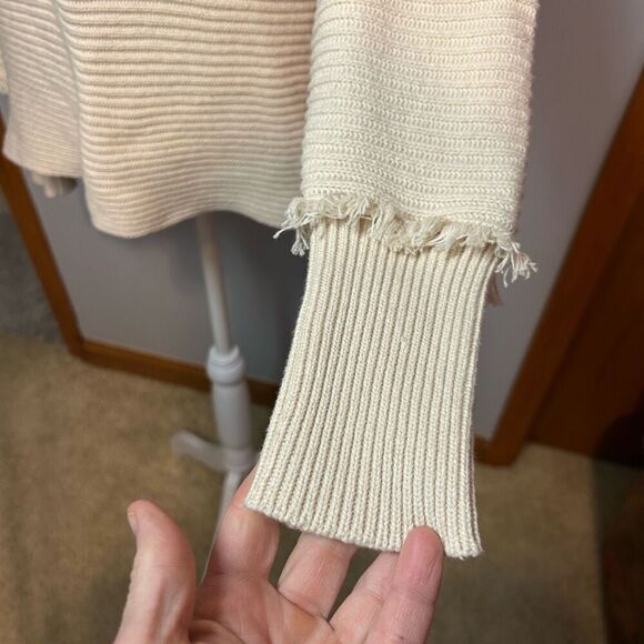 Heyson cream textured fringe collared vneck sweater size S - Picture 3 of 10